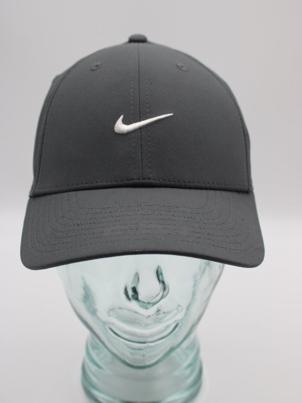 Nike Club Cap Dri-Fit Hat Gray Snapback Adjustable Size M/L Embroidered Swoosh